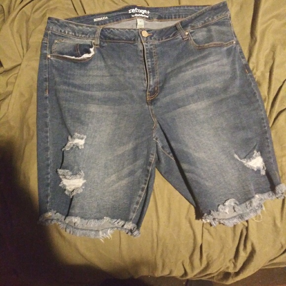 refuge Pants - Refuge+ Bermudas BRAND NEW